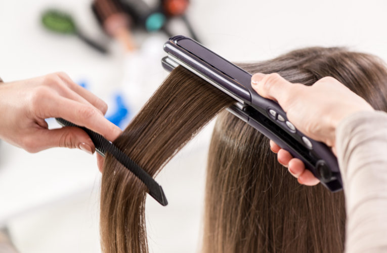 3 Things to Know When Buying a Hair Straightener Brush
